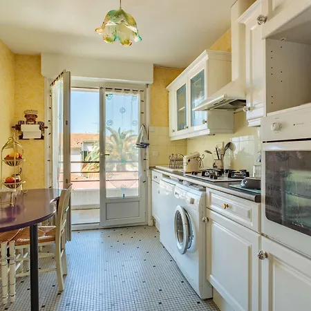 Cosy à Biarritz, Proche Des Commerces Et Plages, Avec Parking Et Balcon - Fr-1-3-607 *