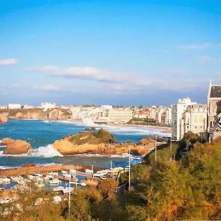 Cosy à Biarritz, Proche Des Commerces Et Plages, Avec Parking Et Balcon - Fr-1-3-607 *