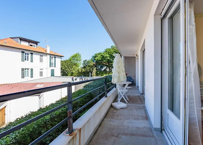 Cosy à Biarritz, Proche Des Commerces Et Plages, Avec Parking Et Balcon - Fr-1-3-607